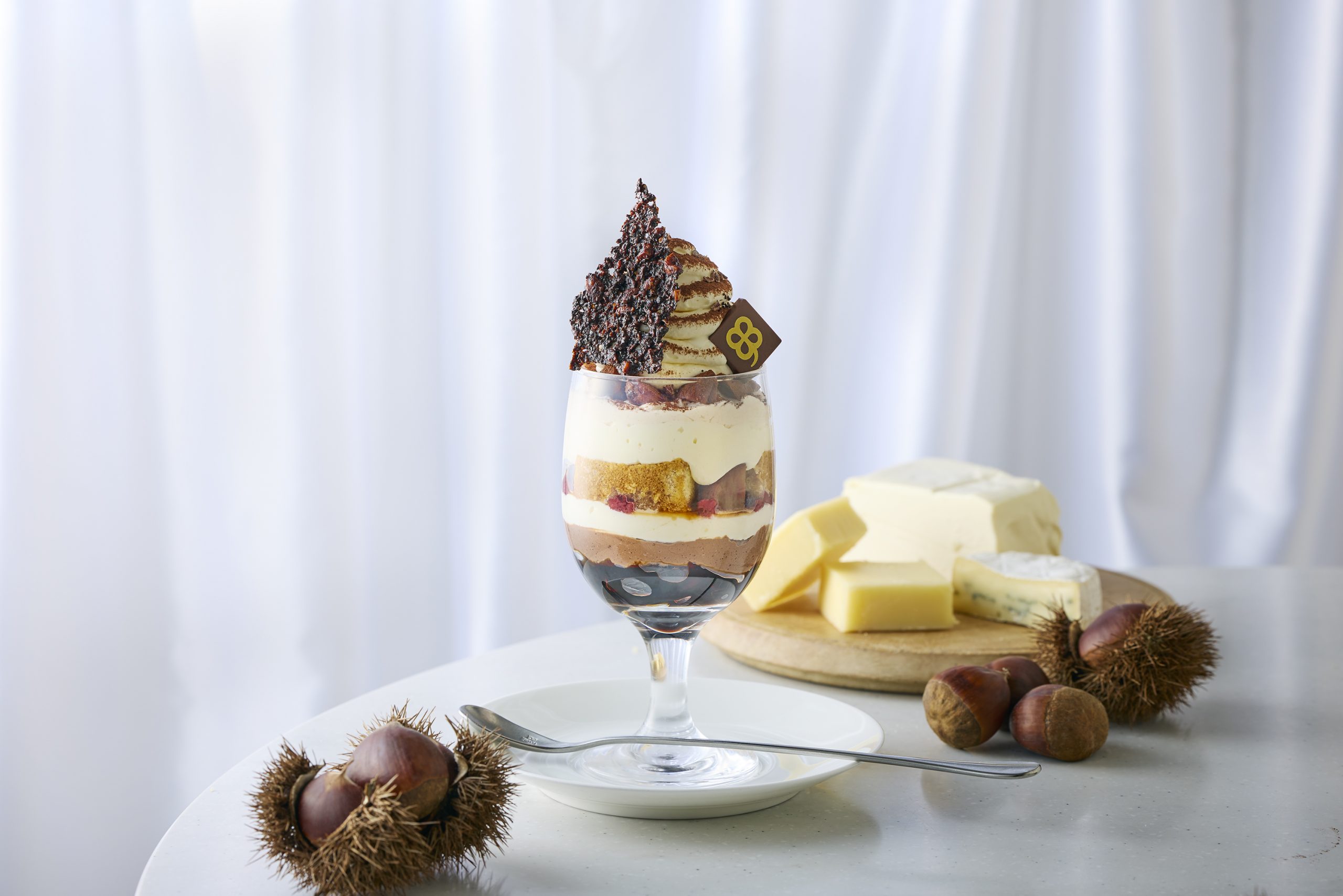 栗のティラミスパフェ