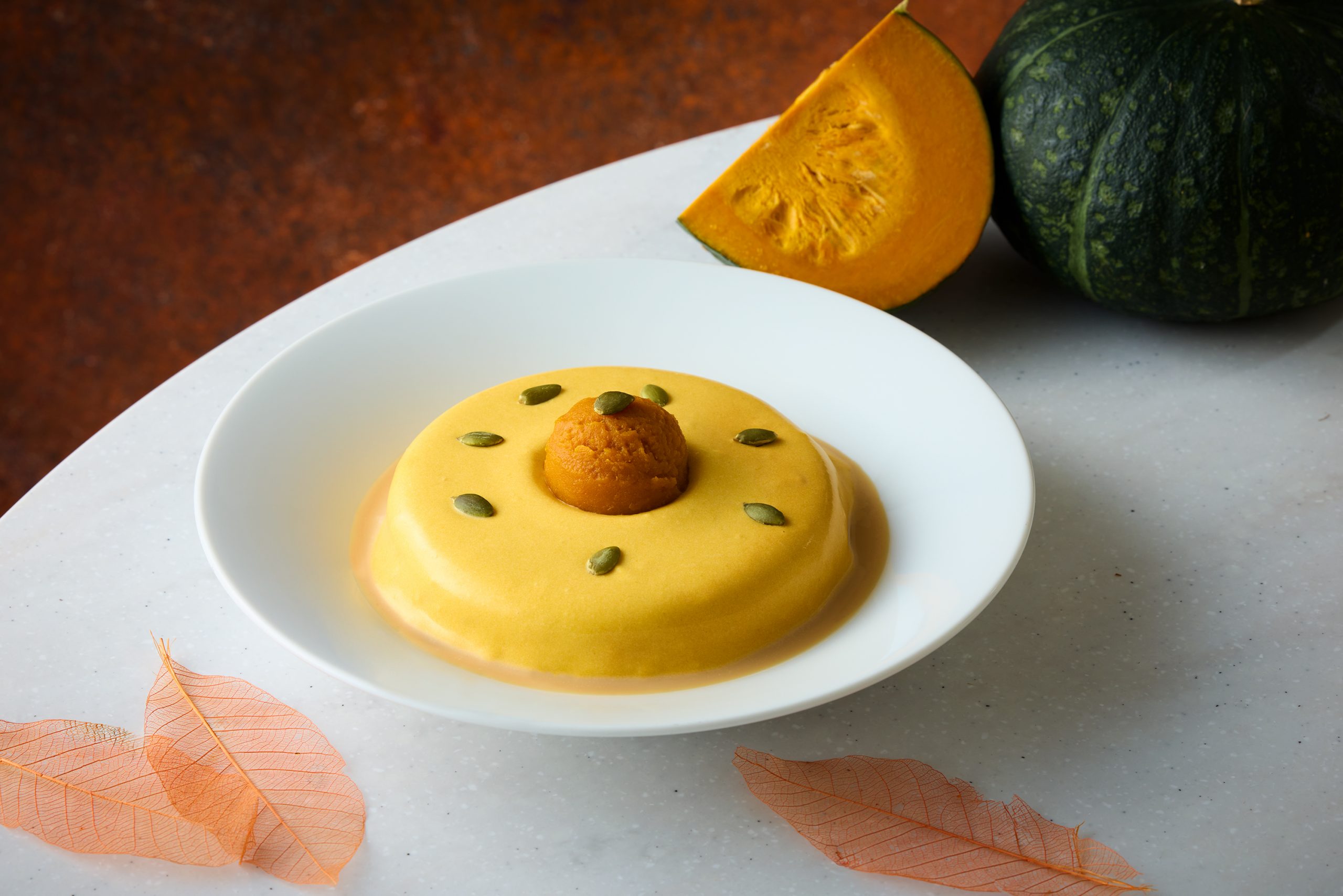 北海道産えびすかぼちゃのパンケーキ ～トフィーソース仕立て～